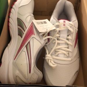 Brand new Reebok sneakers size 10